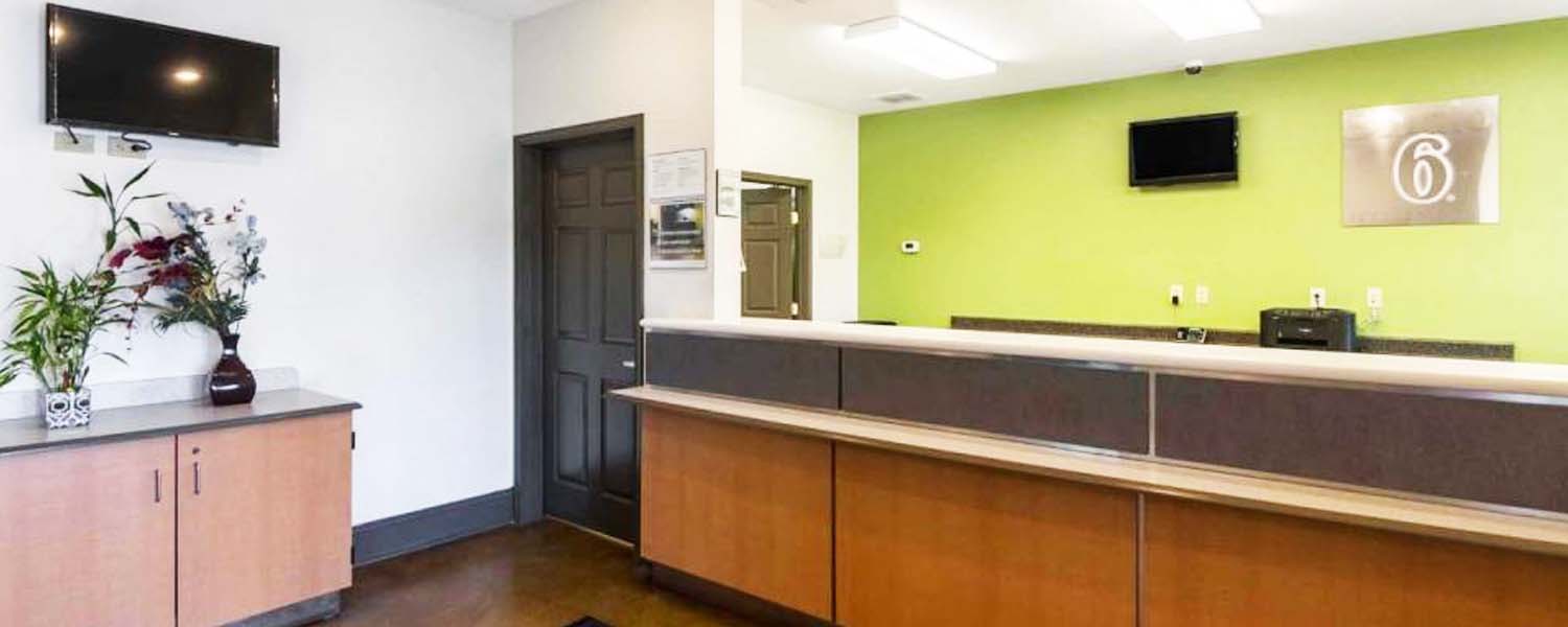 Functional Hotel Front Desk